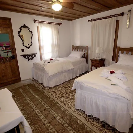 Kadilar Pasazade Konagi Butik * Birgi