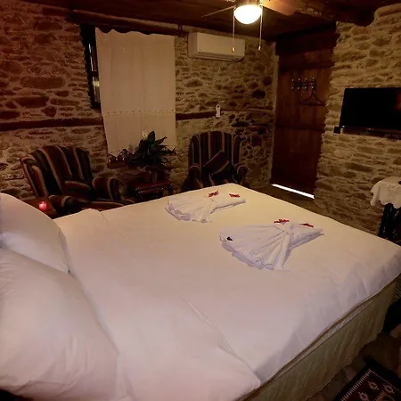 Kadilar Pasazade Konagi Butik * Birgi