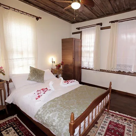Otel Kadilar Pasazade Konagi Butik Birgi